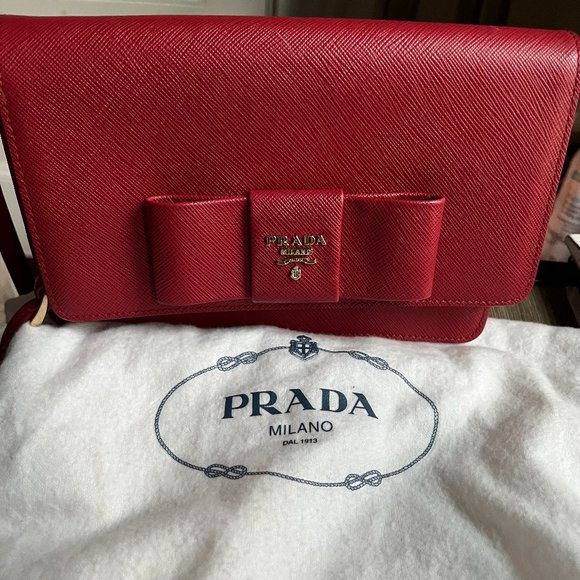 Prada Saffiano Lux Bow Wallet On Strap - Picture 1 of 7